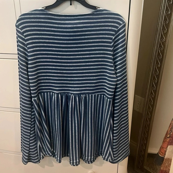 Suzanne Betro long sleeve sweater. Blue & white striped. Large NWOT. - Picture 2 of 2
